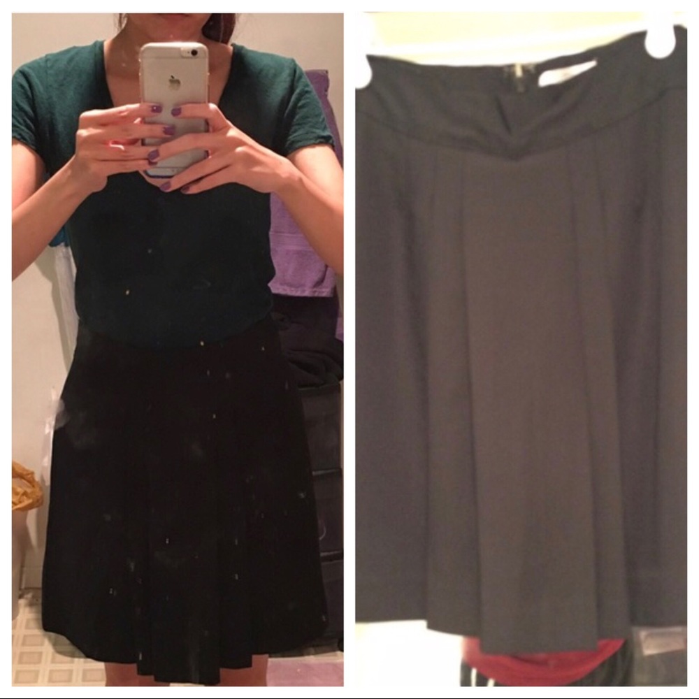 Black pleated skirt